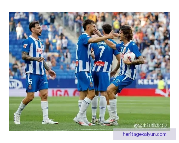 库尔图瓦入选西甲赛季最佳阵容，表现稳健备受关注