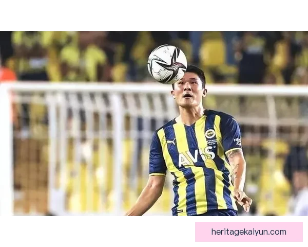 金玟哉持续提升表现，成为球队防线的关键支柱